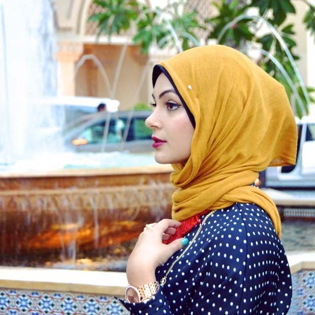Foto postada no perfil da loja Haute Hijab: proprietária diz que não-muçulmanas tem aderido aos véus (Foto: Reprodução / Instagram)