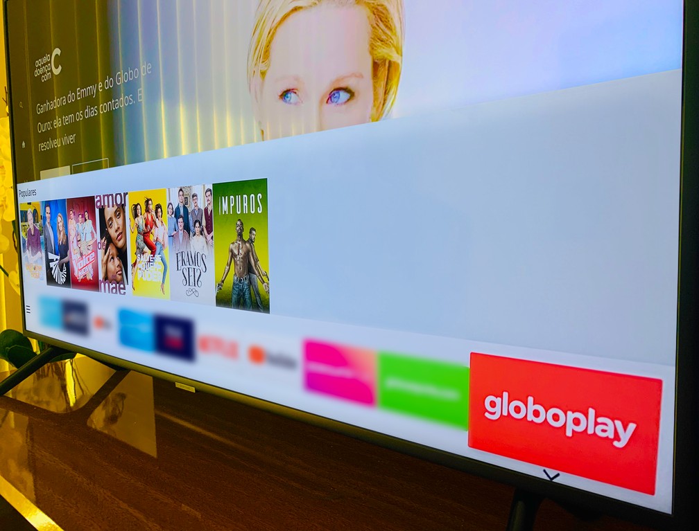 Nova linha de TVs da Samsung terá o Globoplay pré-instalado e vai proporcionar mais facilidade na transição entre o conteúdo da TV aberta e do streaming — Foto: Wallace Belato/Divulgação