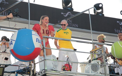 Claudia Leitte e Pitbull