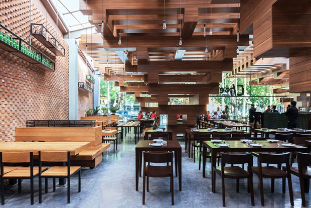 Restaurante preserva a essência vibrante de Hanói (Foto: Nguyen Tien Thanh / Divulgação)