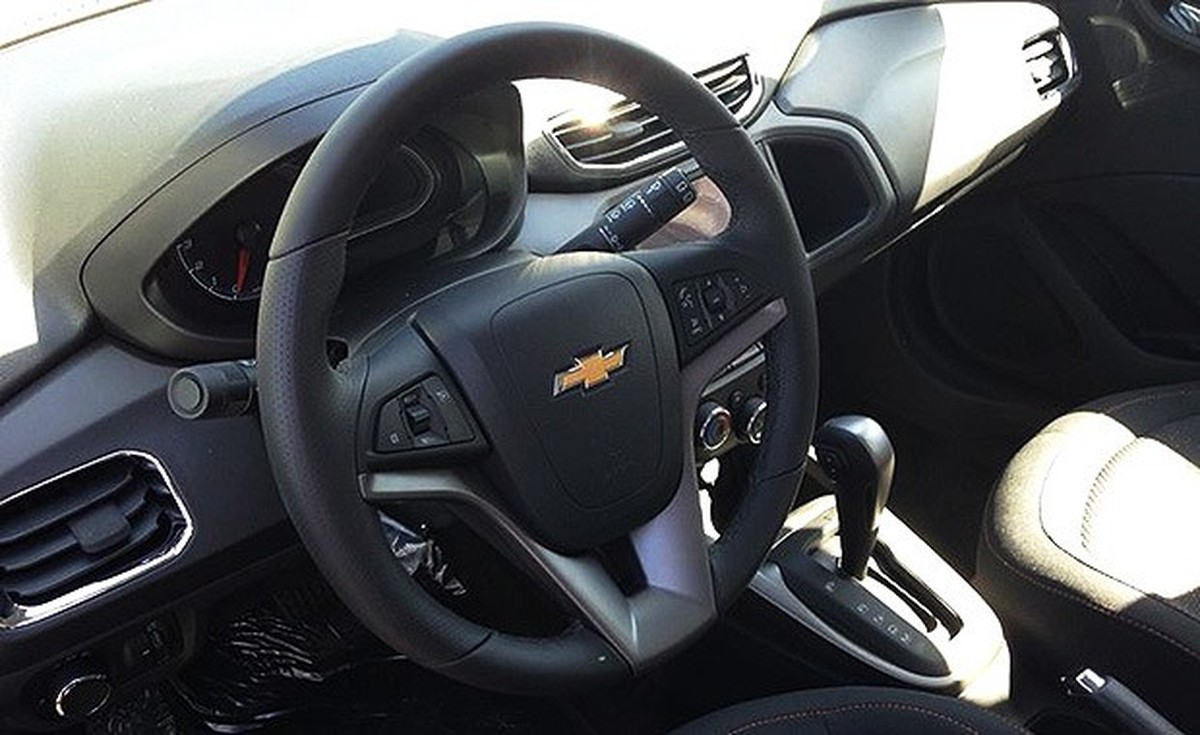Chevrolet Onix 2015 terá volante multifuncional em couro | Carros ...