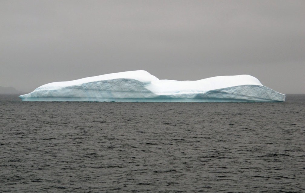Pedaços de fibra sintética foram encontradas até mesmo em geleiras polares — Foto: Eduardo Carvalho/G1