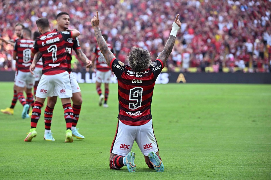 Gabigol comemora gol do título da Libertadores pelo Flamengo