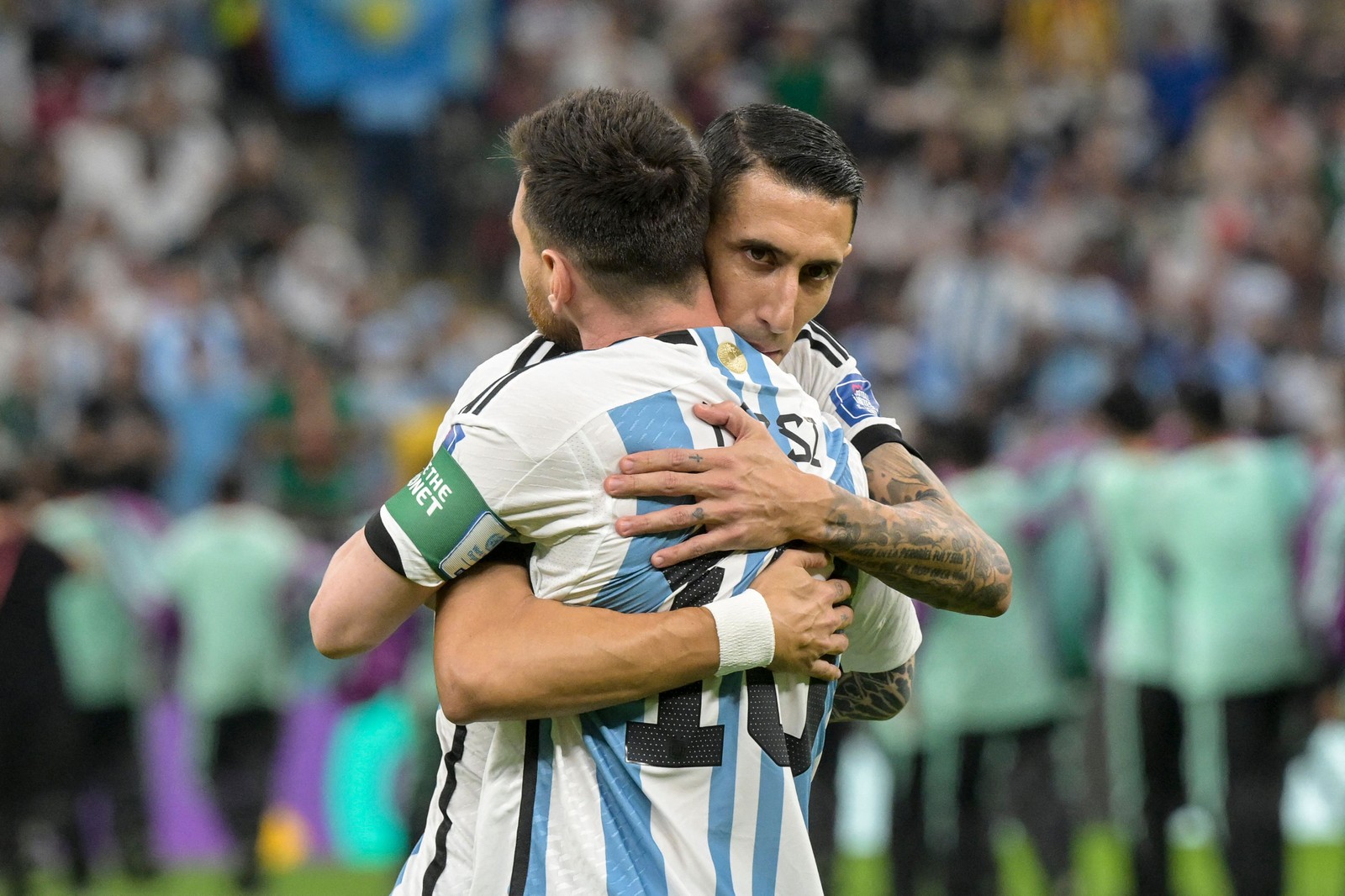 Di Maria e Messi carregam a responsabilidade de manter Argentina viva na copa — Foto: JUAN MABROMATA/AFP