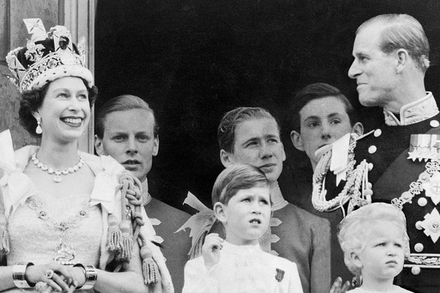 Royal Family on Balcony at Buckingham Palace, London, pictured after Coronation, 2nd June 1953. (Photo by Daily Mirror/Mirrorpix/Mirrorpix via Getty Images) (Foto: Mirrorpix via Getty Images)