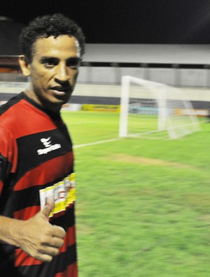 Edson Di, atacante do Flamengo-PI (Foto: Renan Morais/GLOBOESPORTE.COM)