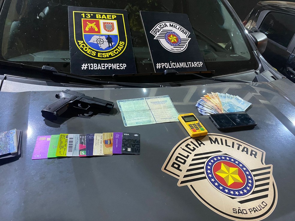 Motorista de aplicativo é roubado, sequestrado e abandonado em área de mata em Bauru — Foto: Polícia Militar/Divulgação