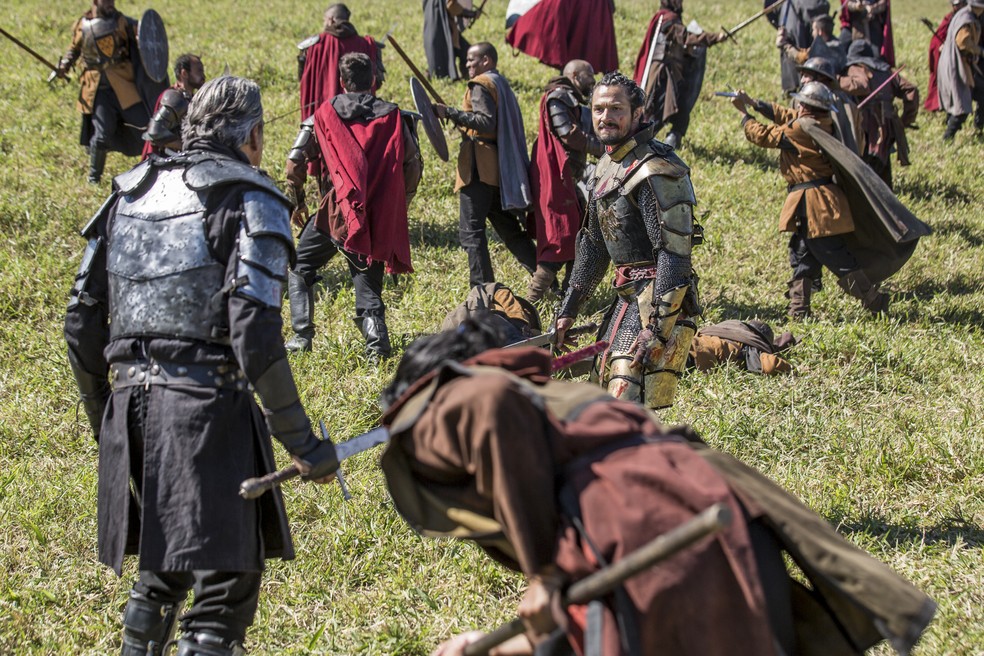 Afonso e Otávio se enfrentam em um duelo mortal (Foto: Artur Meninea/Gshow)