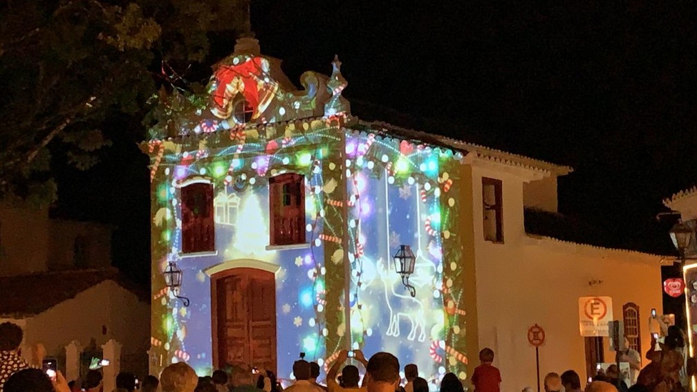Tiradentes tem Natal com projeção de imagens na fachada da Igreja de Bom  Jesus da Pobreza | Minas Gerais | G1
