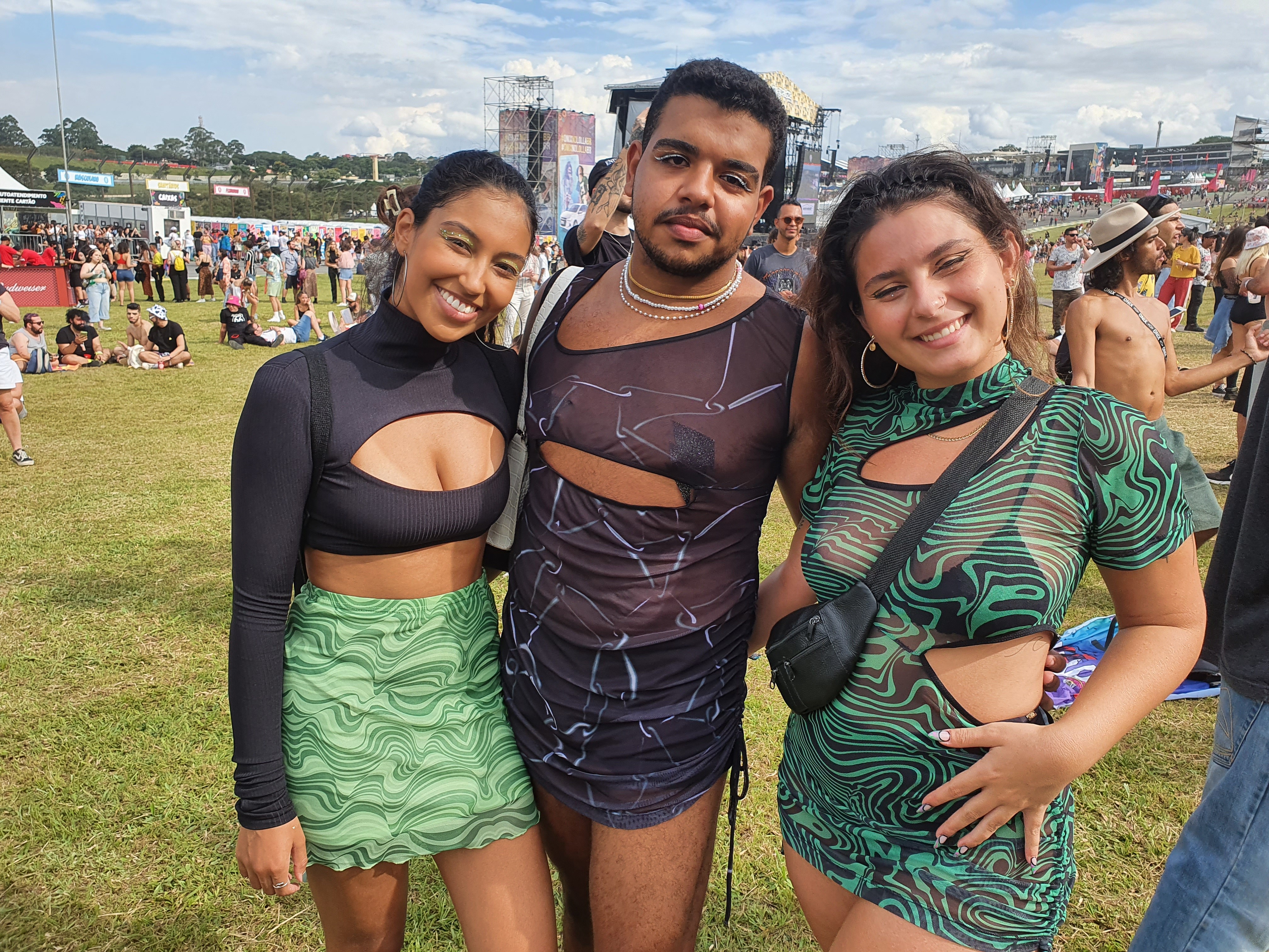 Transparência, looks estampados e make inspirada em 'Euphoria' dominam looks no Lollapalooza