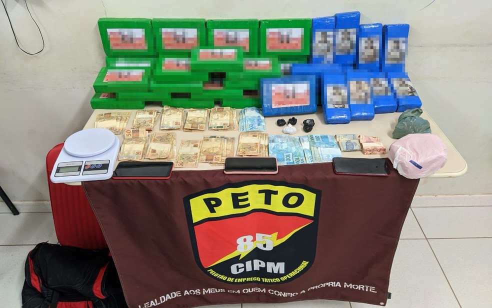 Mototaxista &eacute; preso ao fazer 'delivery' de droga em Lu&iacute;s Eduardo Magalh&atilde;es, no oeste da Bahia &mdash; Foto: Marlon Ferraz/Blog Braga