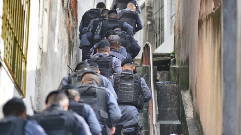 Ocupação militar no Bairro da Penha, em Vitória  — Foto: Reprodução/ TV Gazeta 
