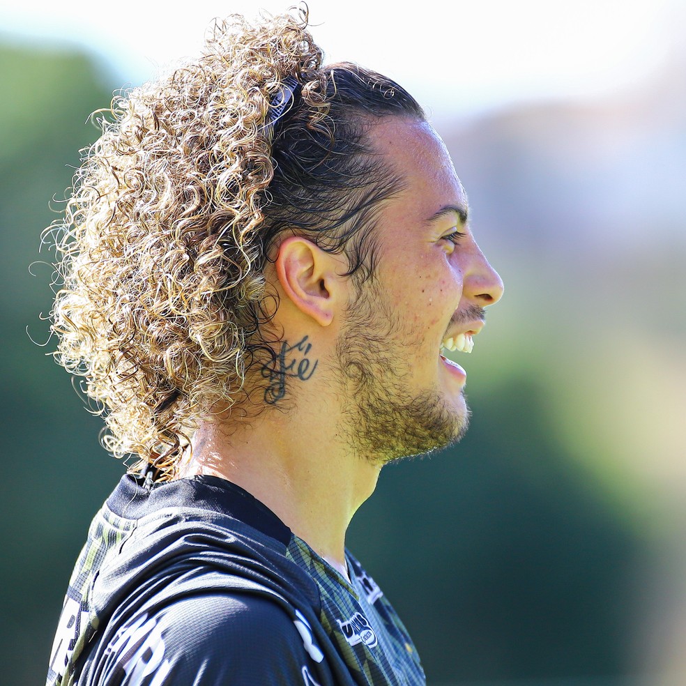 Presidente Do Atletico Mg Admite Proposta Por Guga Mas Nao Crava Saida Estamos Estudando Atletico Mg Ge