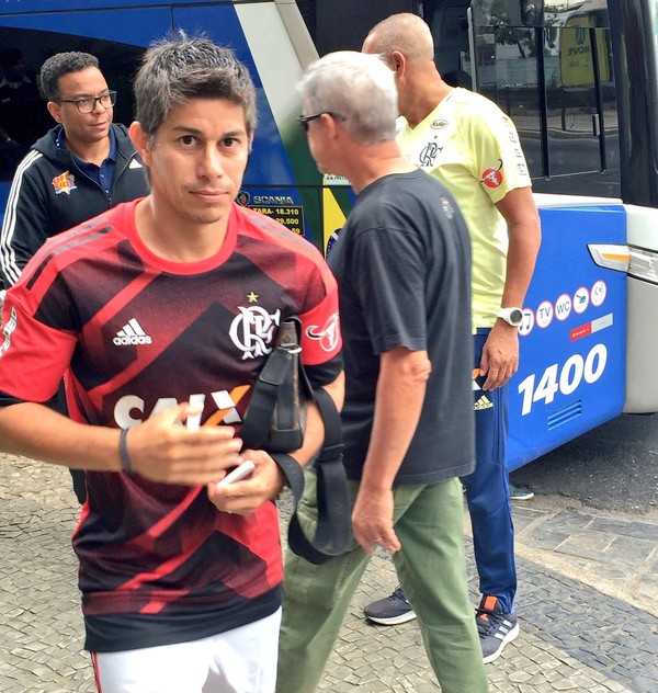 Time chinês pede retorno, e Conca não segue no Flamengo em 2018