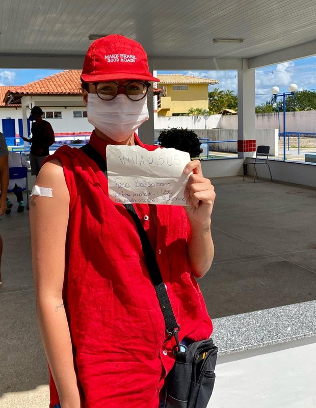 Juliane Araújo é vacinada contra a Covid-19 (Foto: Reprodução/Instagram )