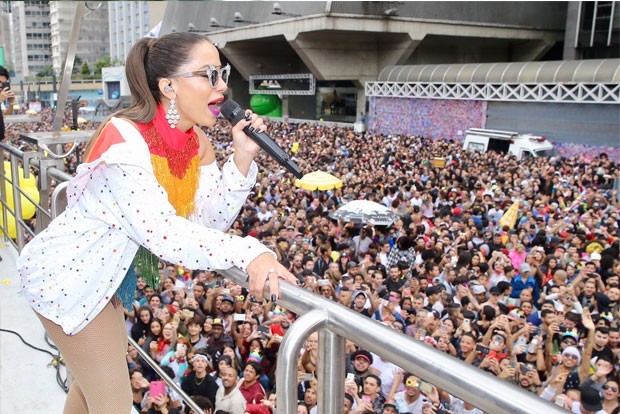Anitta na parada LGBT (Foto: Manuela Scarpa / Brazil News )