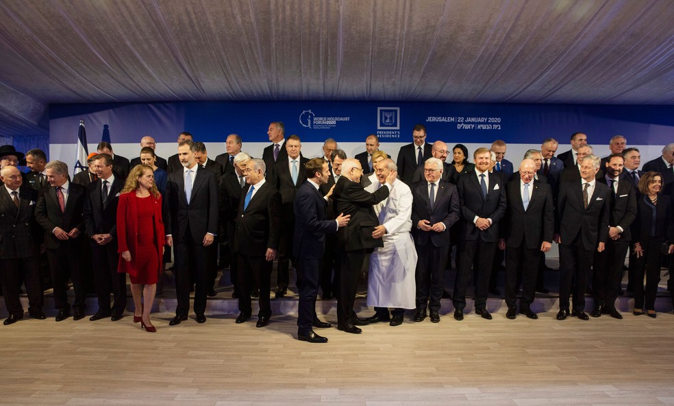 Líderes mundiais se reuniram para um jantar na residência oficial do presidente de Israel, Reuven Rivlin, em Jerusalém, na noite de quarta-feira (22)  — Foto: Heidi Levine/ AP 