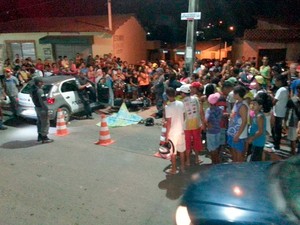 Crime aconteceu no Centro de Macaíba no início da tarde desta quarta (Foto: Kléber Teixeira/Inter TV Cabugi)