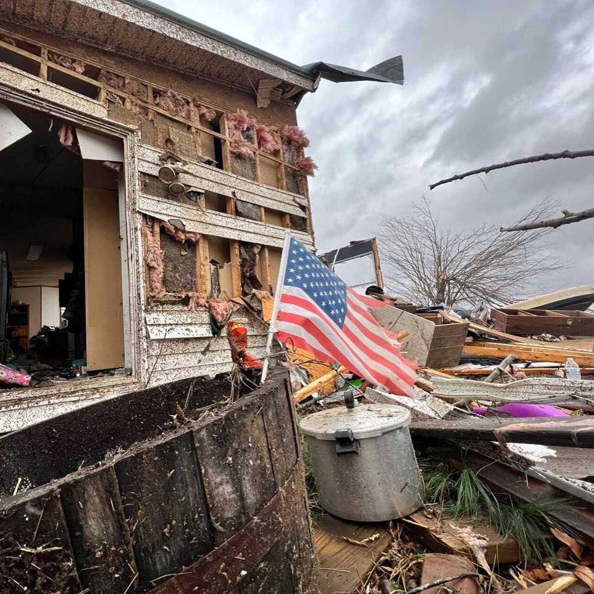 Uma série de tornados tomou conta da região no dia 10 de dezembro, tendo matado 76 pessoas no estado (Foto: Reprodução Instagram)