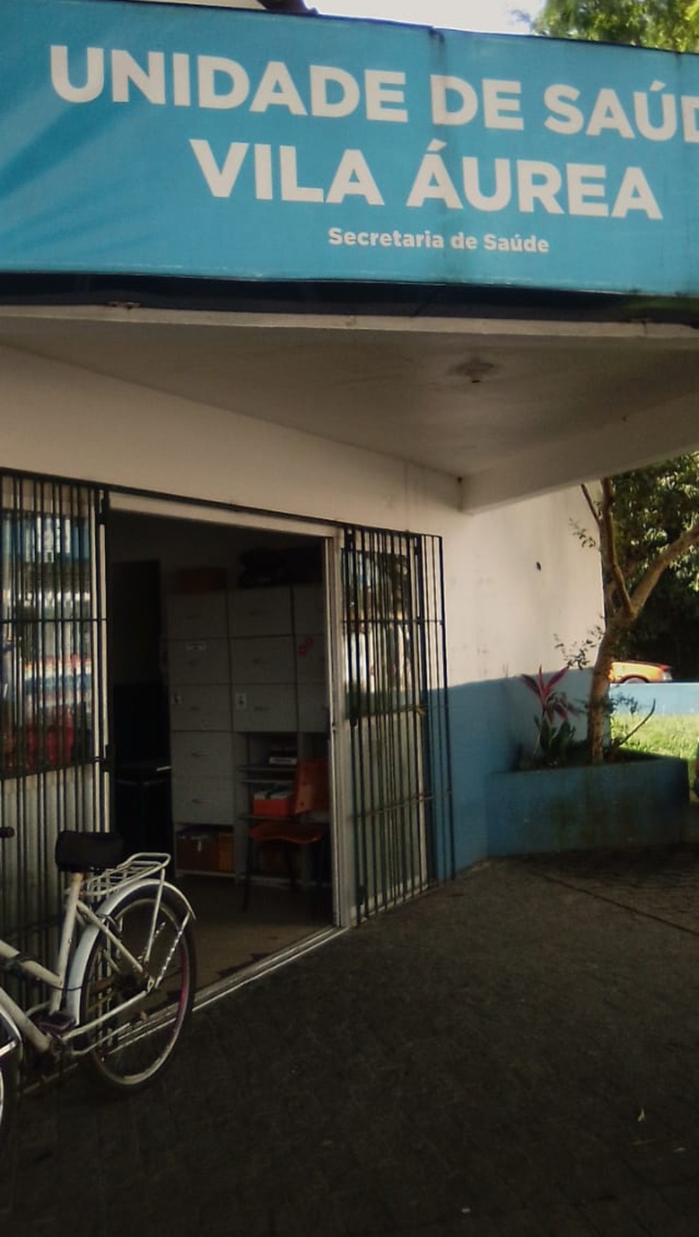 Morador faz reclamações sobre a unidade de saúde no bairro Vila Áurea — Foto: Arquivo pessoal