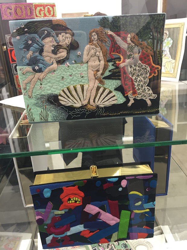 Famous artworks rendered in embroidery and appliqué for Olympia Le-Tan's collection of clutch bags (Foto: @SUZYMENKESVOGUE)