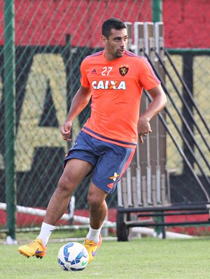 Após fazer consulta, Fla descarta Diego Souza por resistência interna