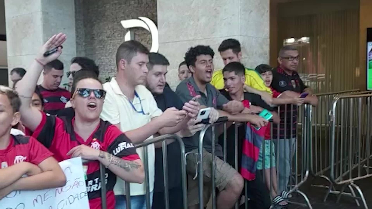 Flamengo chega a Maring&aacute; para a estreia da Copa do Brasil