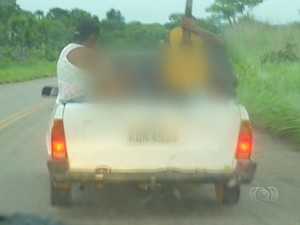 Flagrante foi feito pela equipe da TV Anhanguera do Tocantins (Foto: Reprodução/TV Anhanguera)