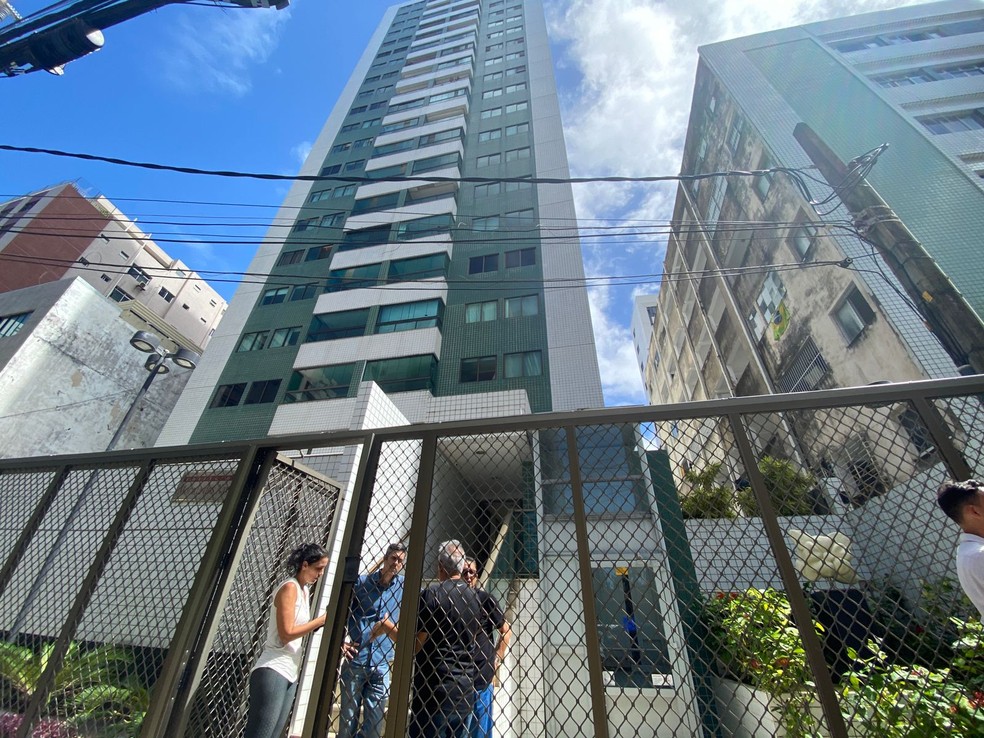 Edifício Morada dos Navegantes, na Rua dos Navegantes, na Zona Sul do Recife — Foto: Pedro Alves/g1
