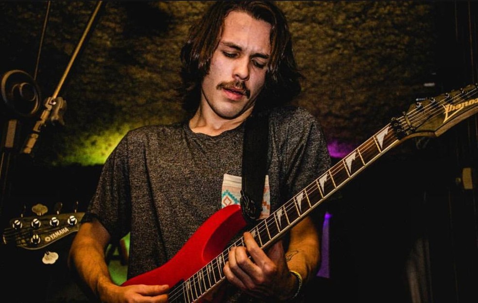 Radialista do litoral de SP comemora música na trilha sonora da série 'Bom  dia, Verônica': 'bem emocionado' | Santos e Região | G1