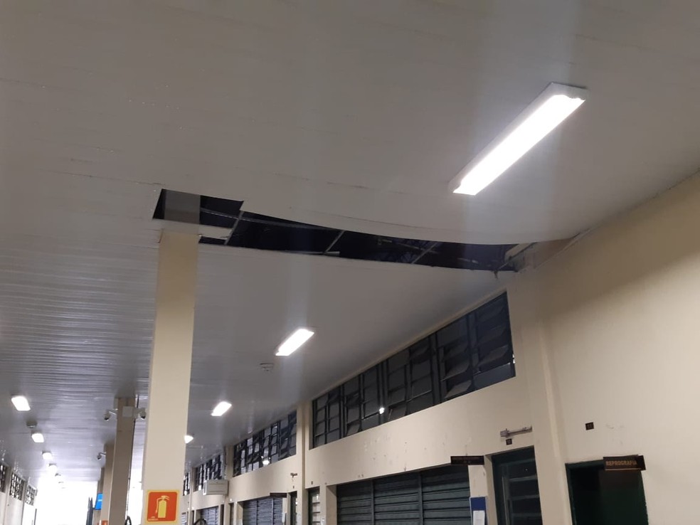 Chuva Provoca Alagamentos Em Campinas E Faz Cidade Judiciaria Suspender Expediente Imagens Campinas E Regiao G1