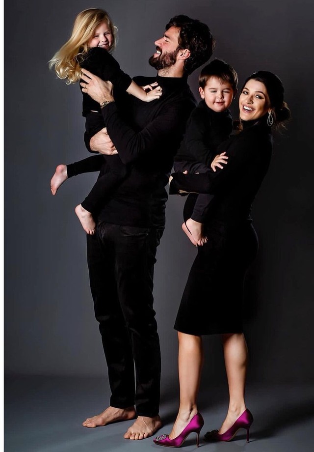Natália Loewe e Alisson Becker protagonizam shooting para celebrar terceiro filho (Foto: Reprodução/Instagram)