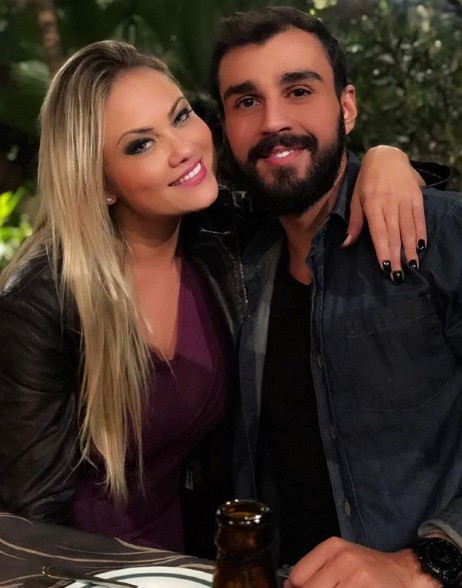 Ellen Rocche com o namorado, Rogério Oliveira (Foto: Reprodução Instagram)