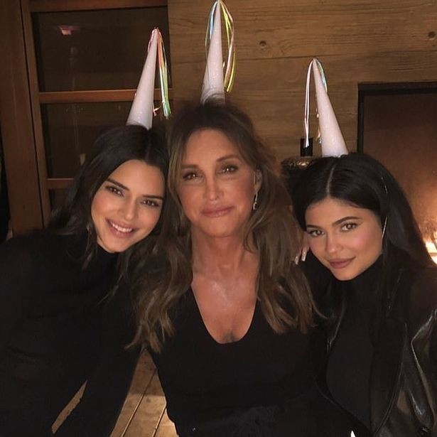 Kendal Jenner com Caitlyn Jenner e a irmã, Kylie (Foto: Reprodução Instagram )