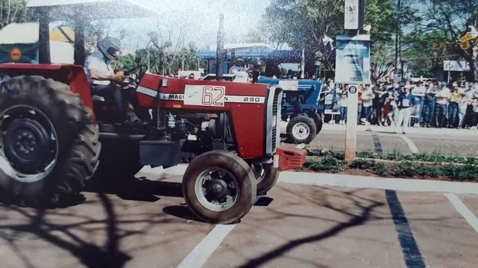 Competição de arrancada com tratores começou em Maripá, no oeste do Paraná, na década de 90 — Foto: Reprodução/RPC