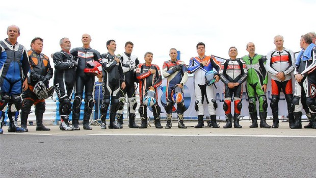 Brasileiro participa de corrida internacional de motos clássicas - Lance!