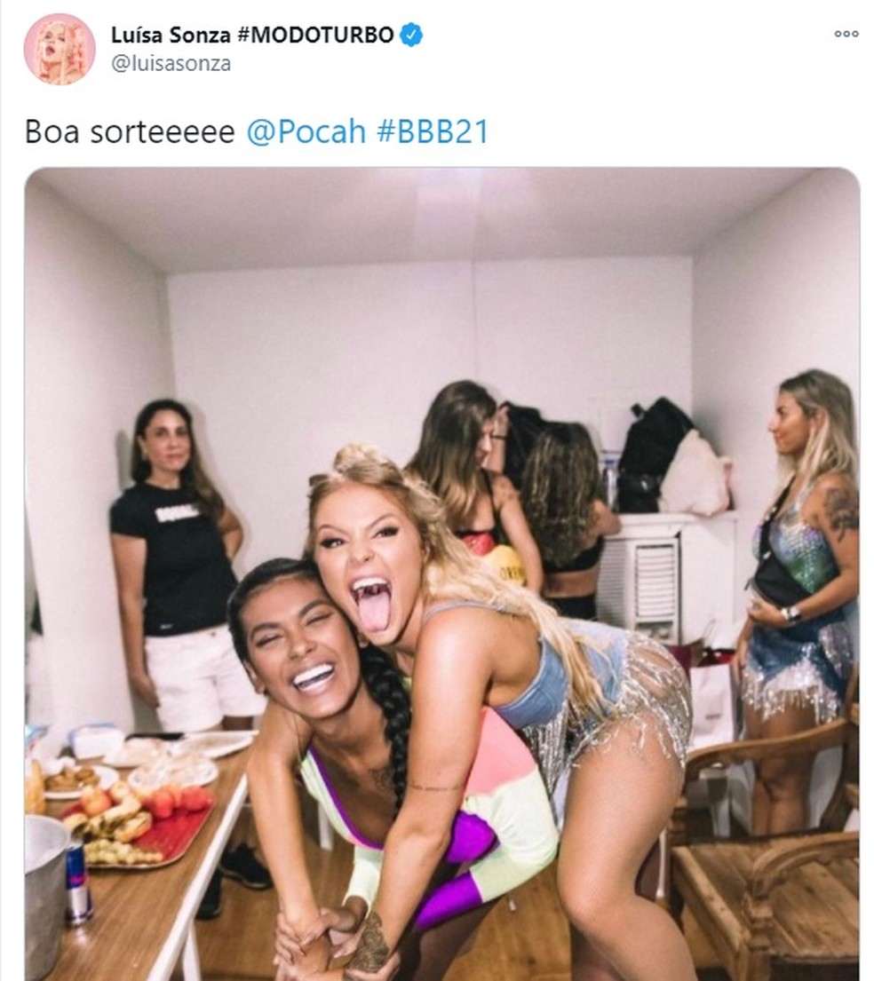 Luisa Sonza deseja boa sorte para Pocah — Foto: Reprodução/Twitter