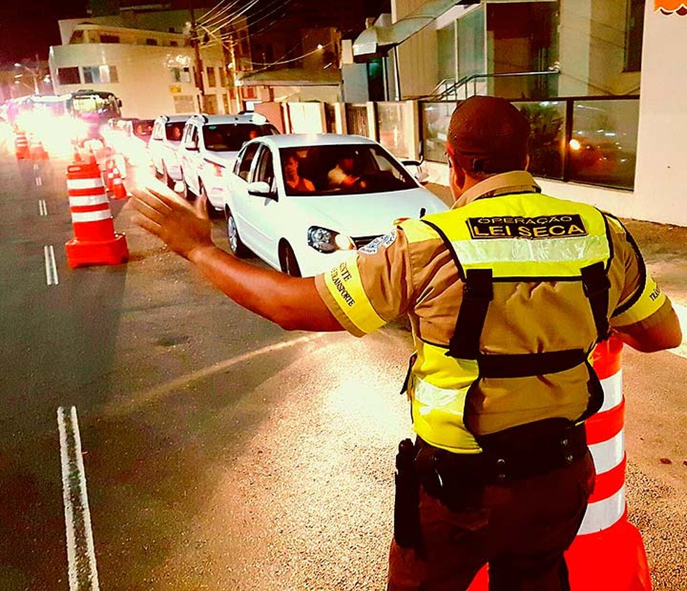 'Blitz da m&aacute;scara' ir&aacute; ocorrer nos mesmos moldes da blitz de alcoolemia &mdash; Foto: Aura Henrique/Transalvador