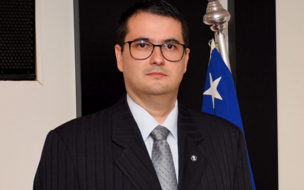 Juiz Levine Raja Gabaglia Artiaga foi denunciado pelo Ministério Público por dar decisões fraudulentas na comarca de Corumbá de Goiás — Foto: Reprodução/Asmego