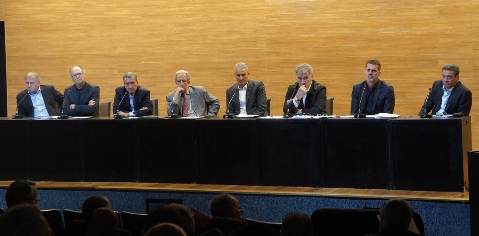 Zico, Falcão, Parreira, Zé Mário  (presidente da FBTF), Tite, Alfredo Sampaio, Vágner Mancini e  Vanderlei Luxemburgo (Foto: Daniel Mundim)