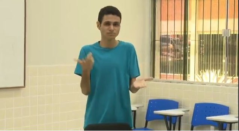 Bryan Mourão falou da importância dos imagens nos textos de português para os surdos (Foto: Reprodução)