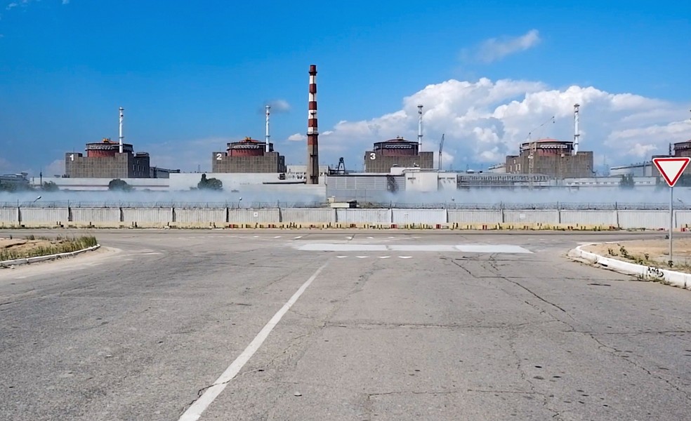 Usina nuclear de Zaporizhzhia, a maior da Europa, fica no sul da Ucrânia. — Foto: SERVIÇO DE IMPRENSA DO MINISTÉRIO DA DEFESA DA RÚSSIA/ASSOCIATED PRESS