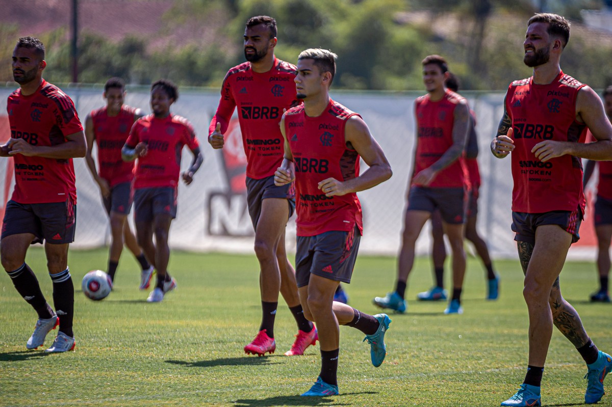 Após semana cheia, Flamengo encerra preparação para encarar o Vasco no Nilton Santos