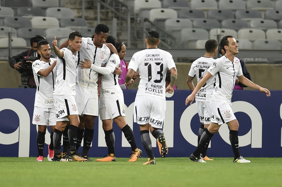 Corinthians bate recordes a cada rodada e dispara na liderança do Brasileiro (Foto: Estadão Conteúdo)