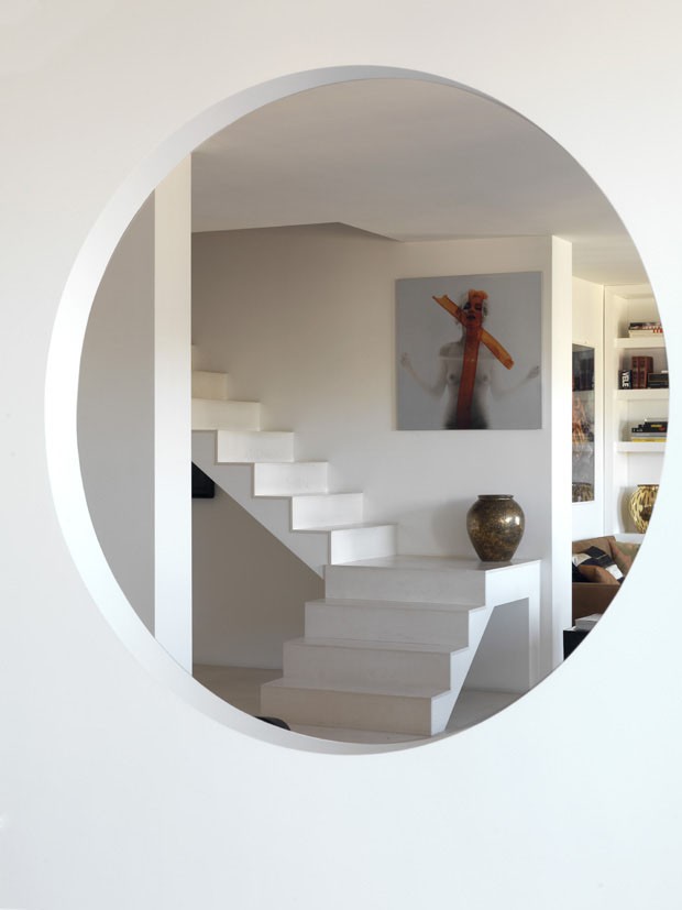 Apartamento em Milão exibe uma mistura expressiva de arte e design (Foto: Massimo Listri/Divulgação)