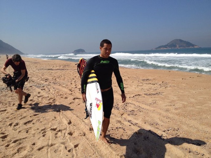 Mineirinho surfa na praia de Grumari na véspera para a etapa carioca do WCT (Foto: Arquivo Pessoal)