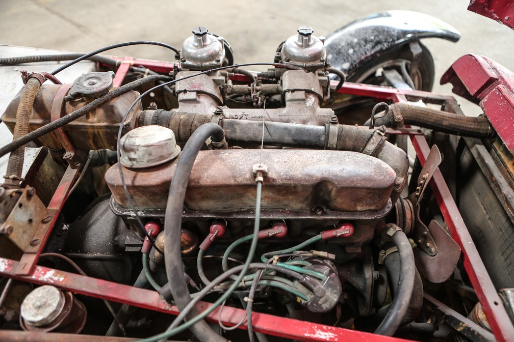 Motor da Lotus Seven 1961 (Foto: Fábio Tito/G1)