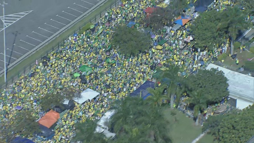 Apoiadores do Presidente Jair Bolsonaro (PL) fazem ato antidemocrático no Parque do Ibirapuera, em SP — Foto: Reprodução