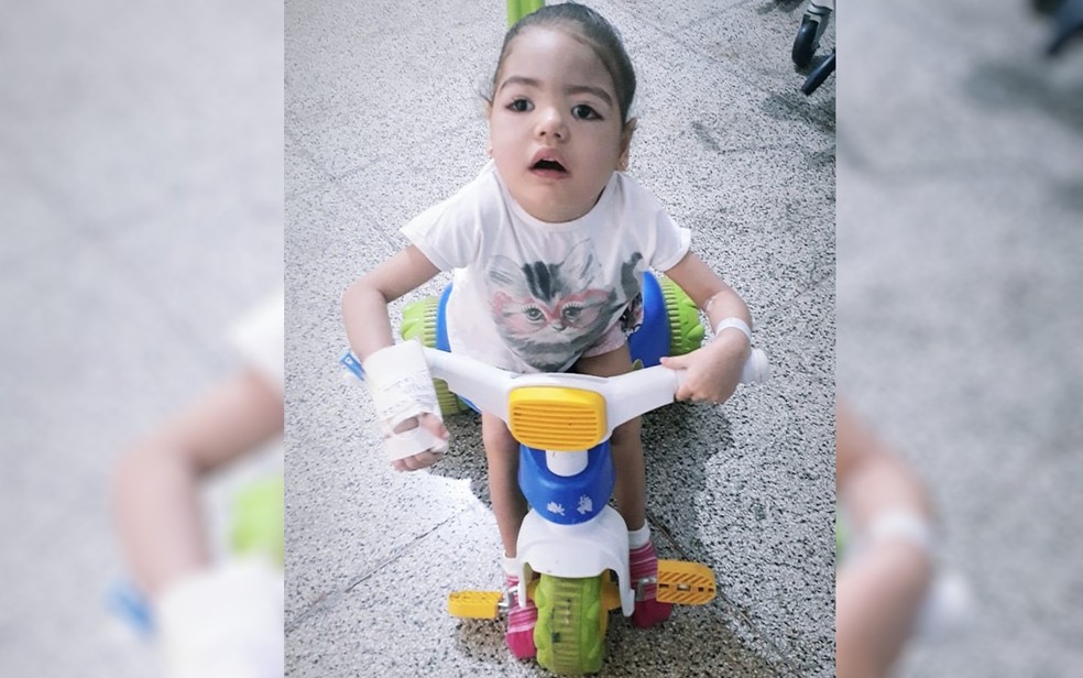 Nikolly Marques Silva precisa de uma vaga para fazer hemodiÃ¡lise em GoiÃ¢nia, GoiÃ¡s â Foto: Amanda Sara Moura Marques/Arquivo pessoal