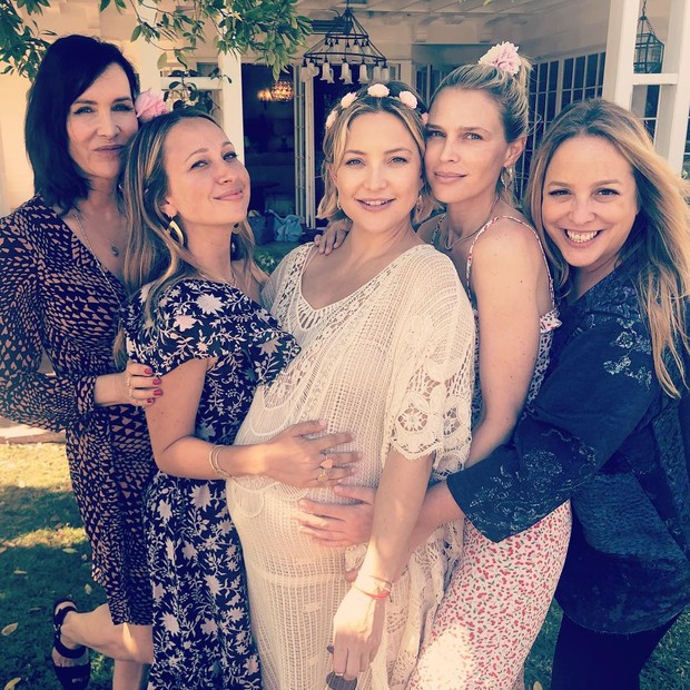 Kate Hudson ganha chá de bebê (Foto: Reprodução/Instagram) Kate Hudson ganha chá de bebê (Foto: Reprodução/Instagram)